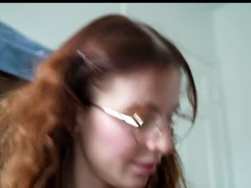 girl
        ellaa91 cam image #6418413