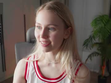 girl
        sonyaericsson cam image #3968644