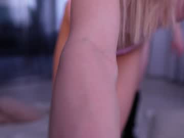 girl
        seeunexttime cam image #3640577