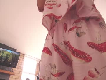 girl
        kendalltyler cam image #4002987