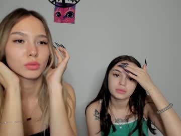couple
        the_best_room_here cam image #4206002