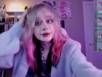 girl
        lollyshy__ cam image #6046564
