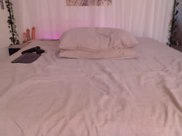 couple
        curryandrice420 cam image #2199571