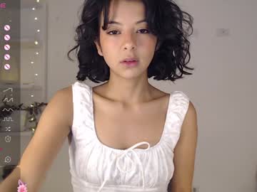 girl
        babby_girl_ cam image #4869672