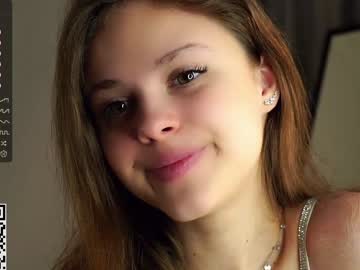 girl
        a_whole_eternity cam image #3960547