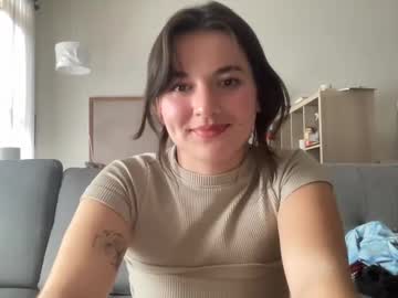 girl
        gowiththeflowhoe cam image #5262355