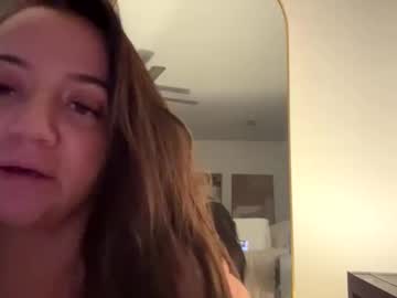 couple
        cleo_77777 cam image #5933053