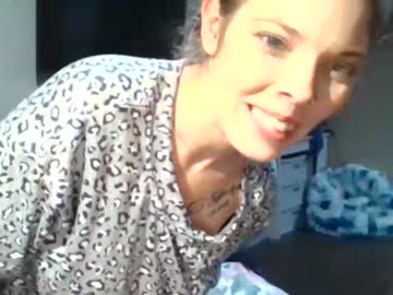 girl
        blaire2017 cam image #582251