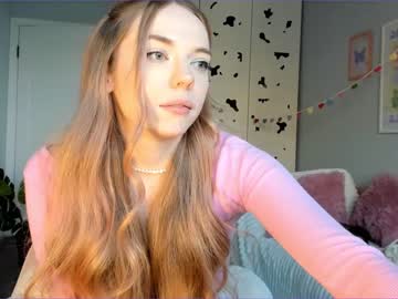 girl
        thisisamelia cam image #1339522