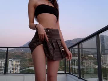 girl
        juliabeng1 cam image #5404436