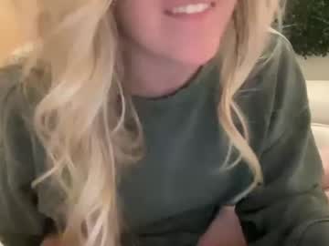 girl
        wisconsintiff cam image #4157727