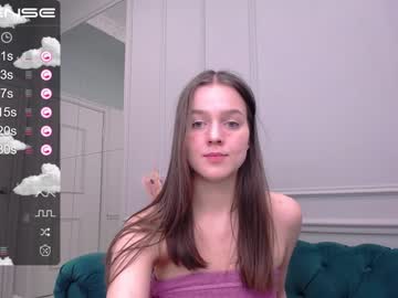 girl
        addelin_moon cam image #869891