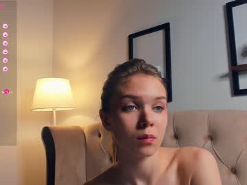 girl
        lesi_weis cam image #3177250
