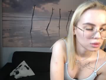 girl Nude Cam Girls Playing Games with lily_ries