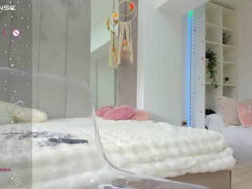 girl
        eva_teilor cam image #4014969