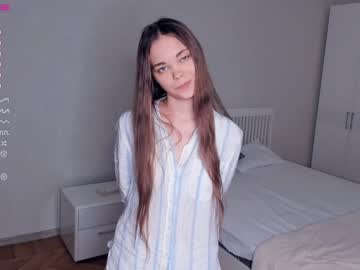 girl
        boonne_que cam image #2049157