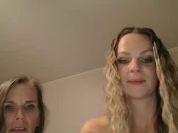 girl
        kimithemilfmommy cam image #5782296