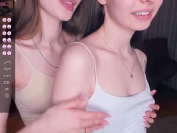 couple
        mariancurvin cam image #3749037