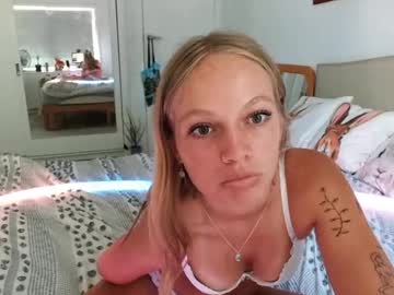 girl
        lexifever cam image #4904649