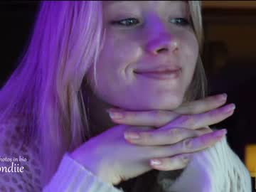 girl
        bestblondiiecb cam image #1001375