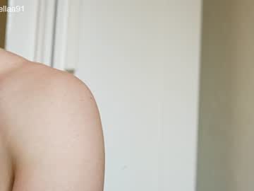 girl
        ellaa91 cam image #1813736