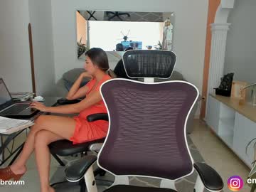 couple
        emillybrowm cam image #2049087
