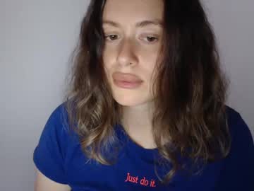girl
        dyafirst cam image #4404300