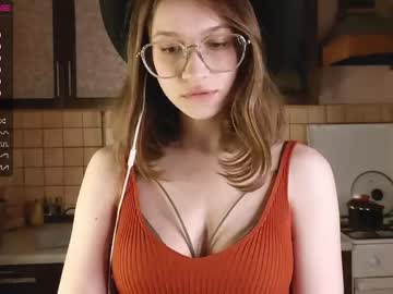 girl
        mekyy_no_neko cam image #1599894