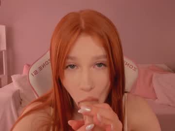 girl
        leahsthetics cam image #4157718