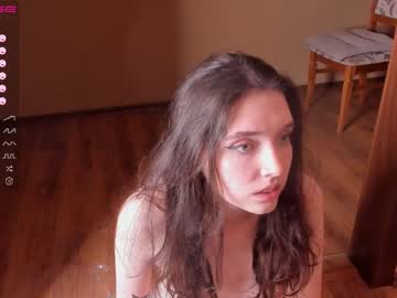 girl
        sueberry cam image #1706750