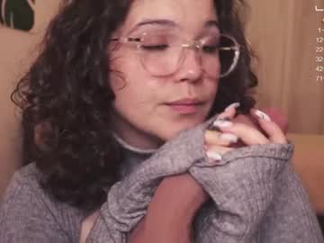girl
        chery_lady22 cam image #1781611