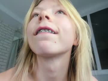 girl
        deva_alice cam image #3190883