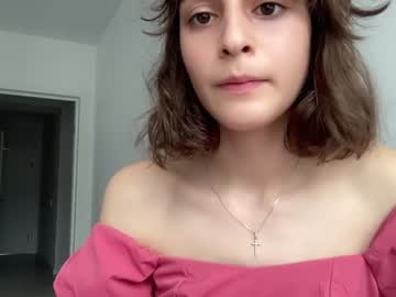 girl
        crown_of_vice01 cam image #2090552
