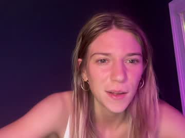 girl
        oliviahansleyy cam image #5560373
