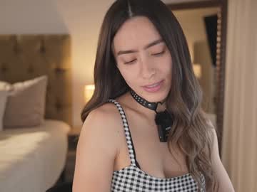 girl
        emyii cam image #6583684
