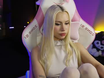 girl
        stacy_batt cam image #6035058