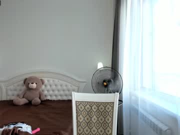 girl
        hana_misss cam image #2104460