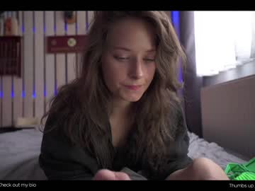 girl
        hermione_potter_couple cam image #1935587