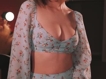 girl
        alterali cam image #4077583
