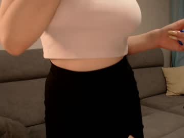 girl
        lily_life cam image #2044047