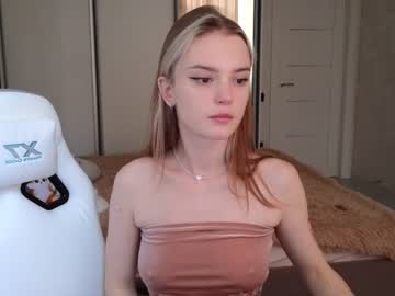 girl
        cyberslime cam image #2752610