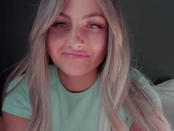 girl
        lex_al cam image #2077500