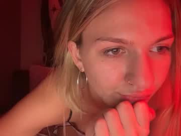 girl
        c302400 cam image #5345741