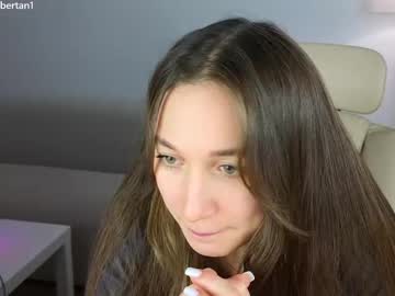 girl
        ambertan1 cam image #6196327