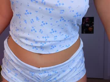 girl
        88_nura cam image #5459925