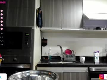 girl
        ohanna_ cam image #1966645