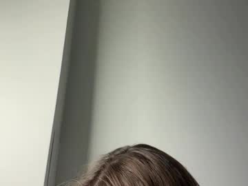 girl
        elisa_moon cam image #5960964