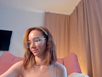 girl
        nasslady cam image #6876686