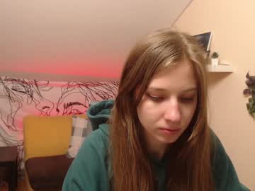 girl
        suziii_ cam image #1288459