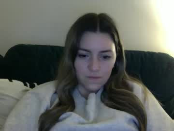 girl
        yourwetdreamddd cam image #3640119